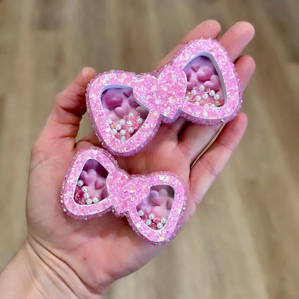 Middle Heart Bow-tie 2 in 1 Shaker Die
